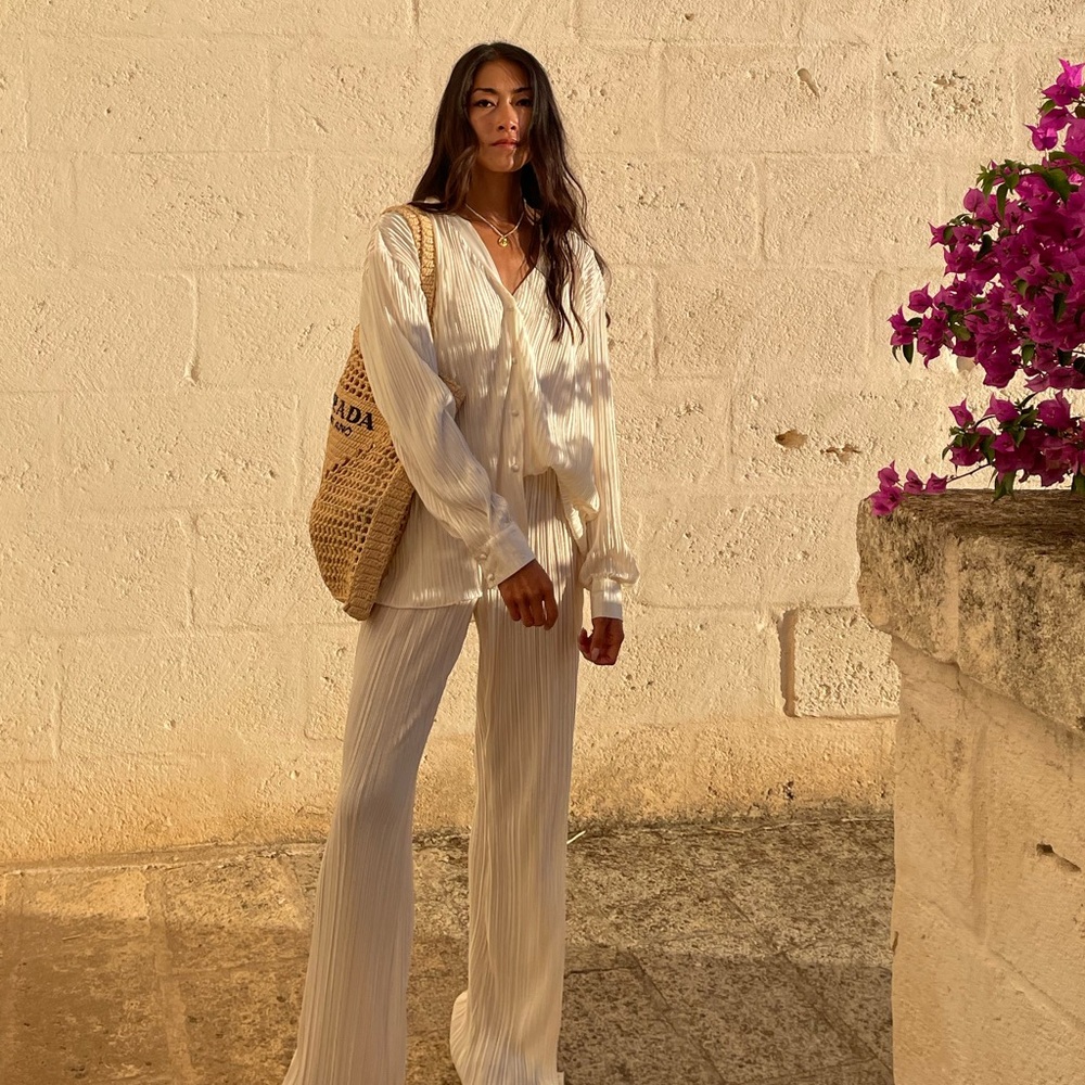 SHOWPO PLISSE SET IN CREAM